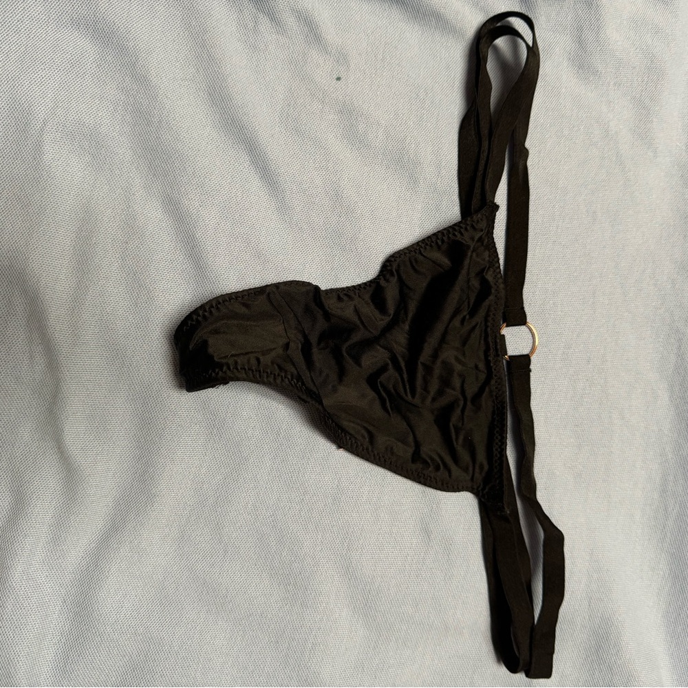 Victoria’s Secret v-string panties
